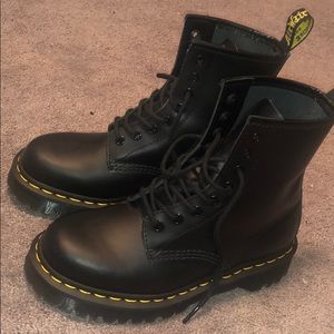 Doc Marten Bex 8-Eye Boot